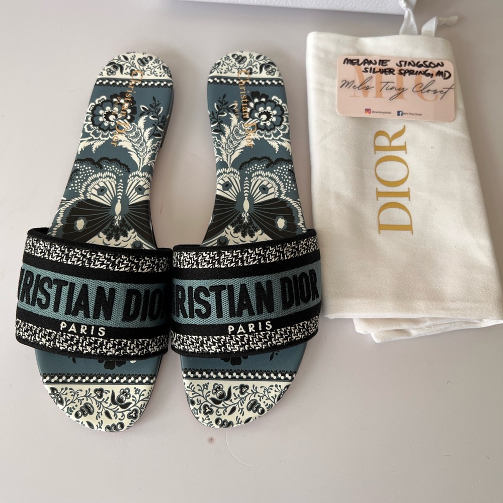 Authentic Brand New Dior Dway slides size 41